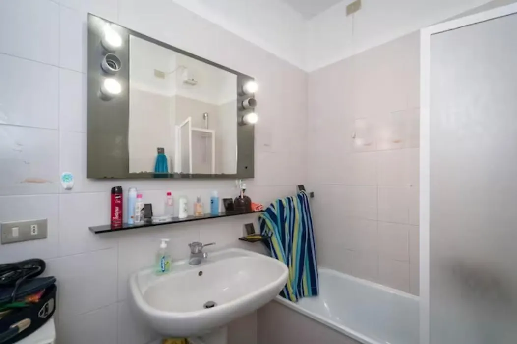Quadrilocale Nuovissimo Con Parcheggio Privato /Four-Room, Super New, With Parking Celle Ligure